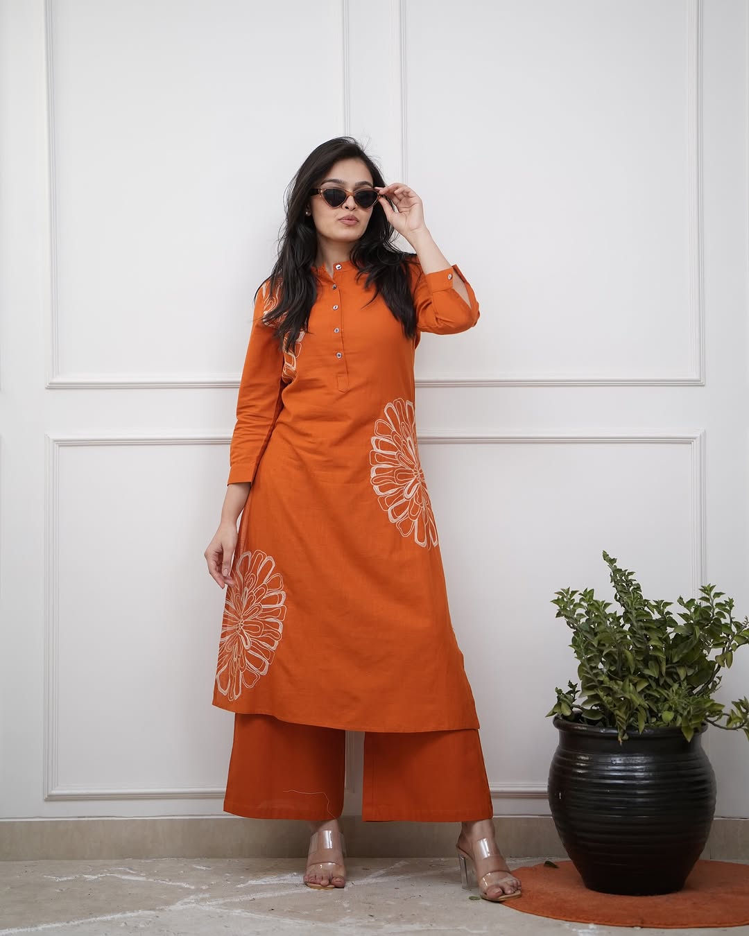 Look straight out of a dreamy movie set as &you turn around and walk in this elegant flaired suit (WACD91)