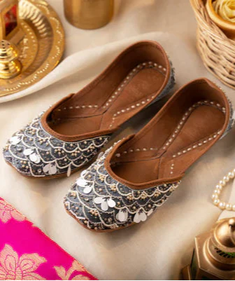 Embroidered Juttis - Women