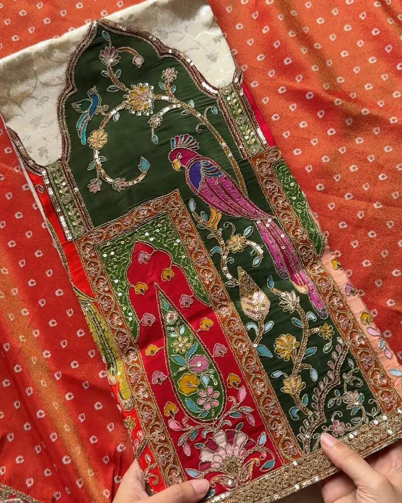 Temple Handwork Tissue Embroidered Suit