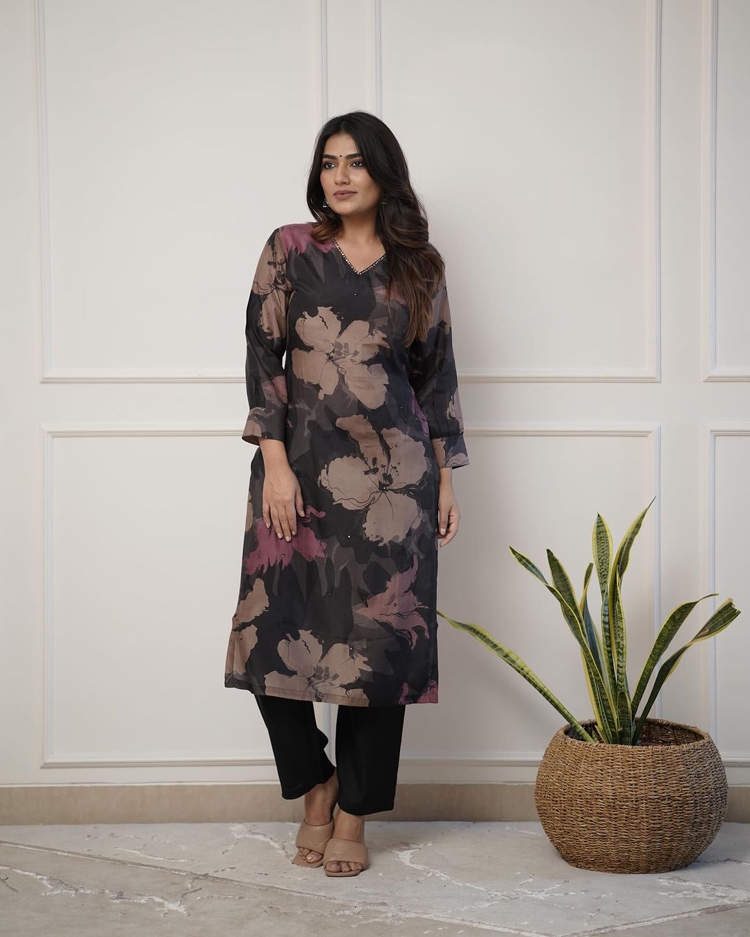 Enjoy New Floral Kurta Pant set with amazing lace Work ❤️ (WACD01)