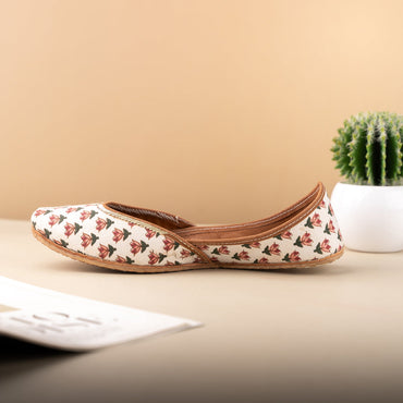White Floral Jutti