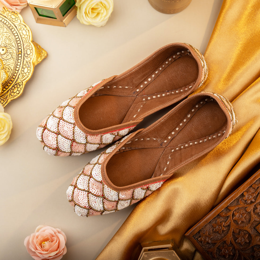 Pink White Crown Jutti