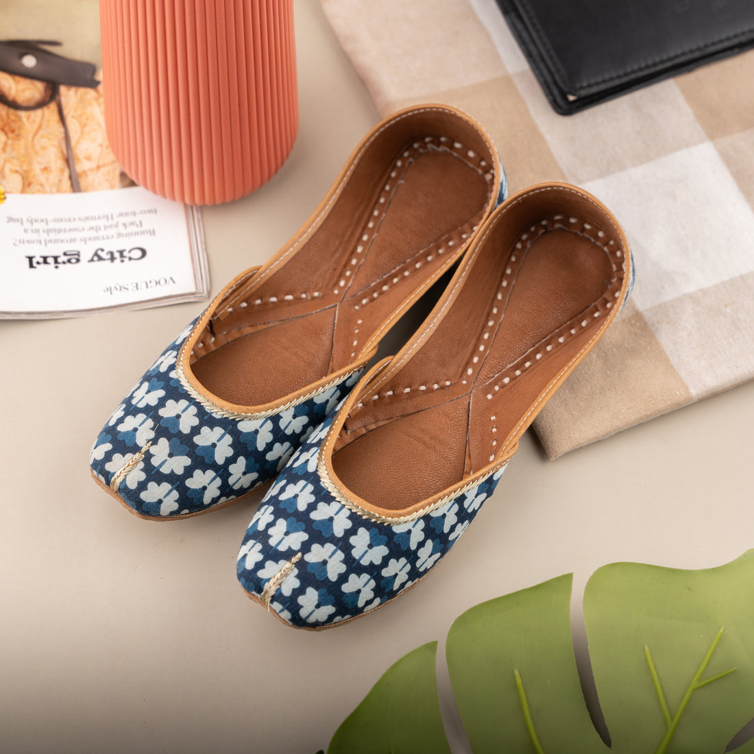 Blue Floral Jutti