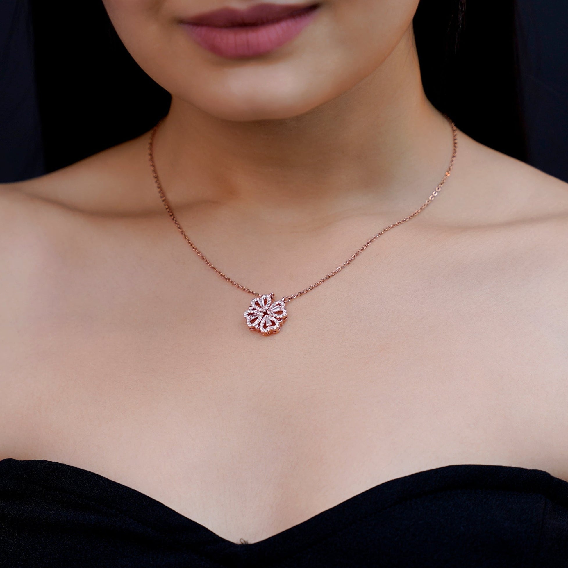 Women NecklaceShiny Clover Necklace