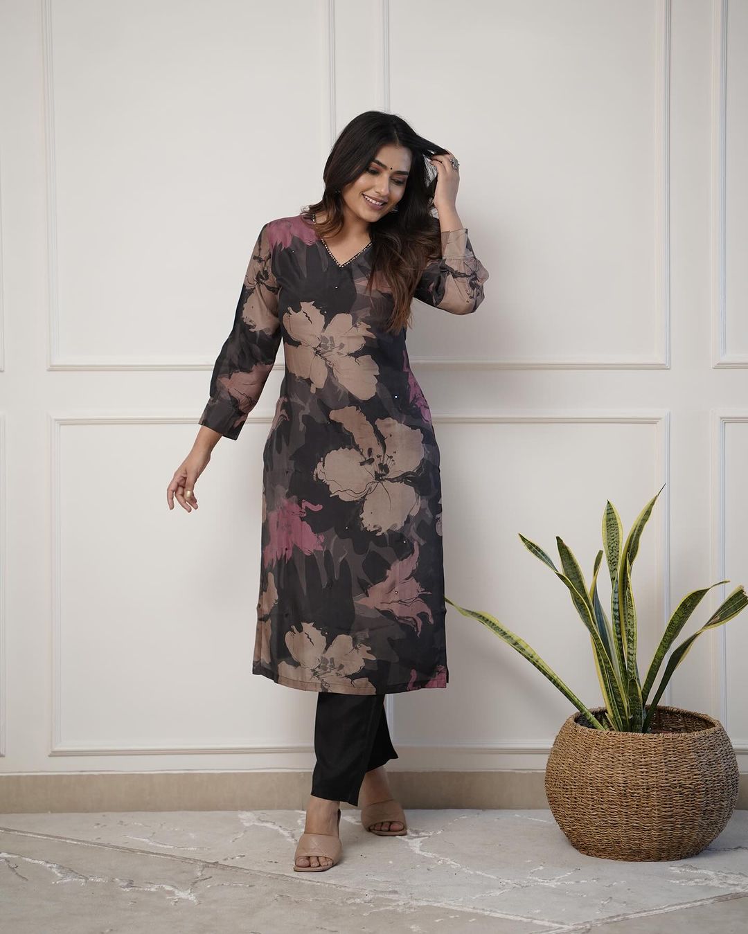 Enjoy New Floral Kurta Pant set with amazing lace Work ❤️ (WACD01)
