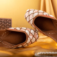 Pink White Crown Jutti